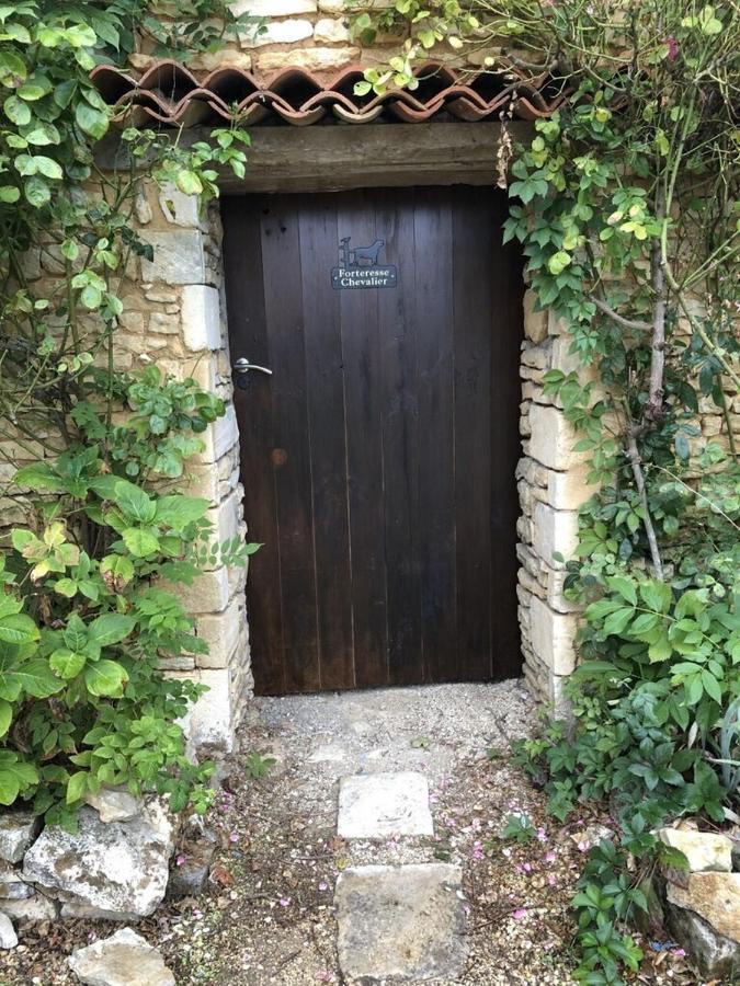 Blacksmiths Cottage In Blanzay - 3 Beds エクステリア 写真