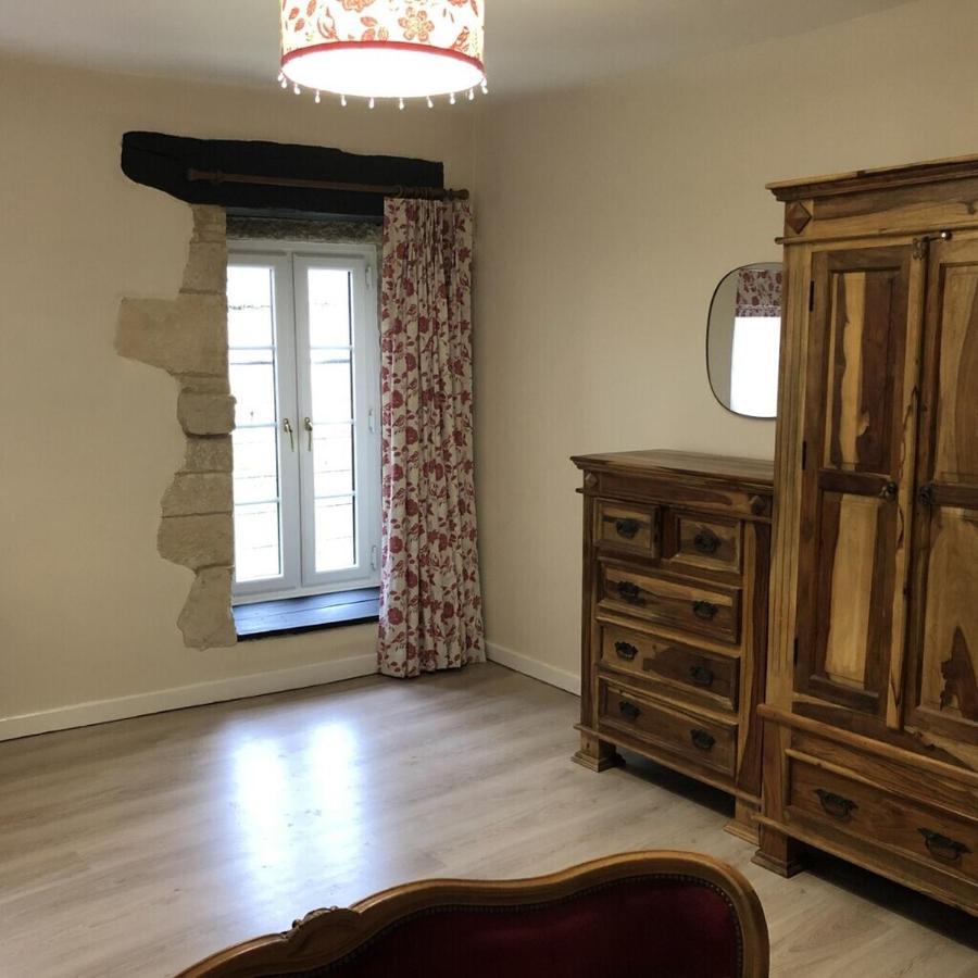 Blacksmiths Cottage In Blanzay - 3 Beds エクステリア 写真
